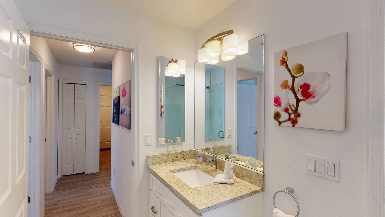 Photo of Bathroom in Pelican