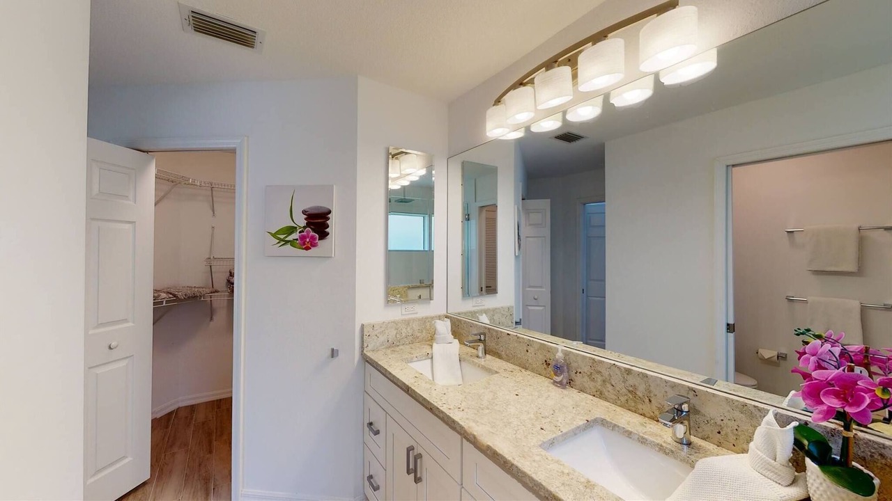 Photo of Bathroom in Pelican