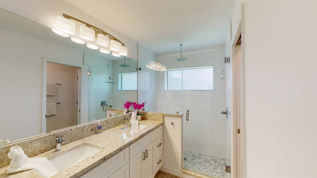 Photo of Bathroom in Pelican