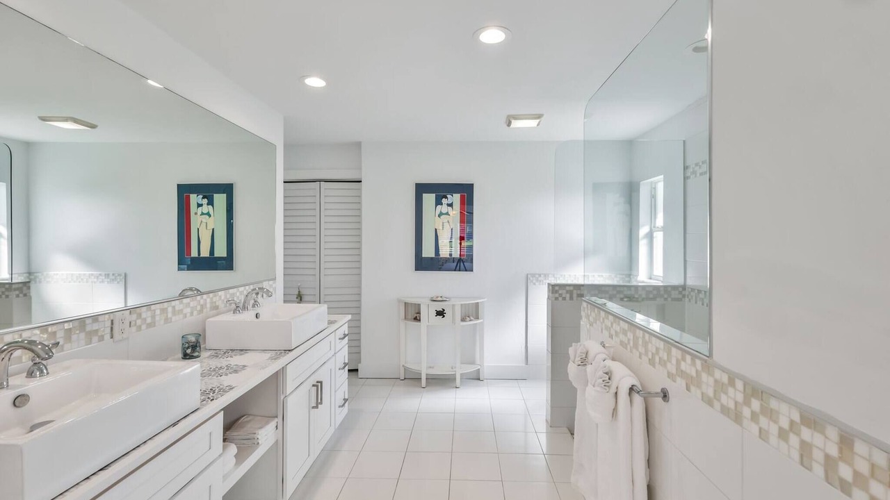 Photo of Bathroom in Yacht Club