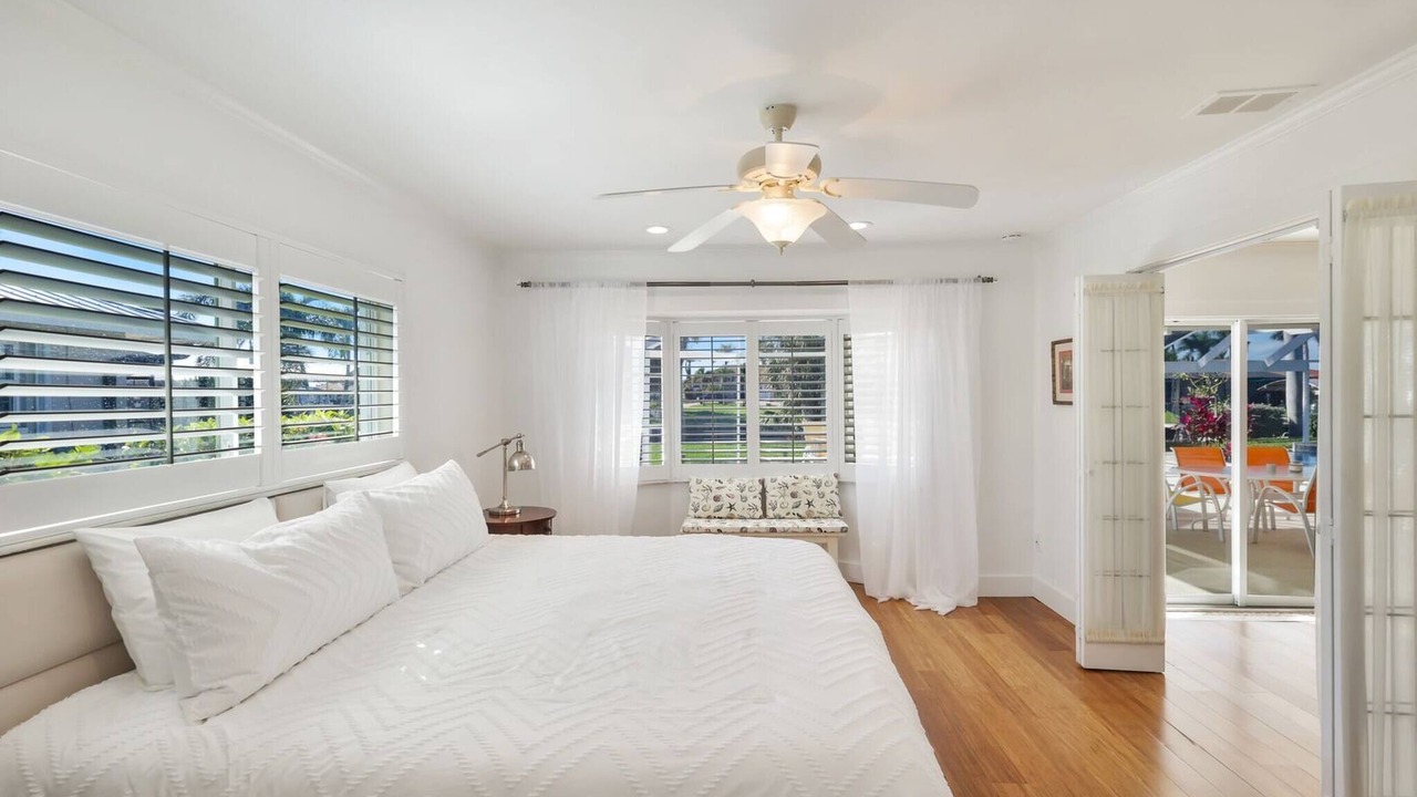 Photo of Bedroom in Yacht Club