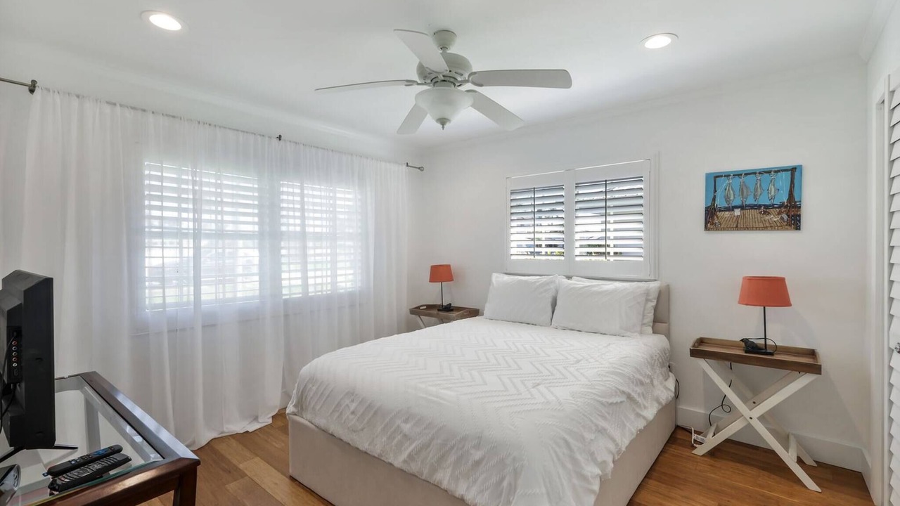 Photo of Bedroom in Yacht Club