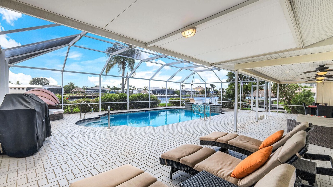 Photo of Outdoor in Pelican