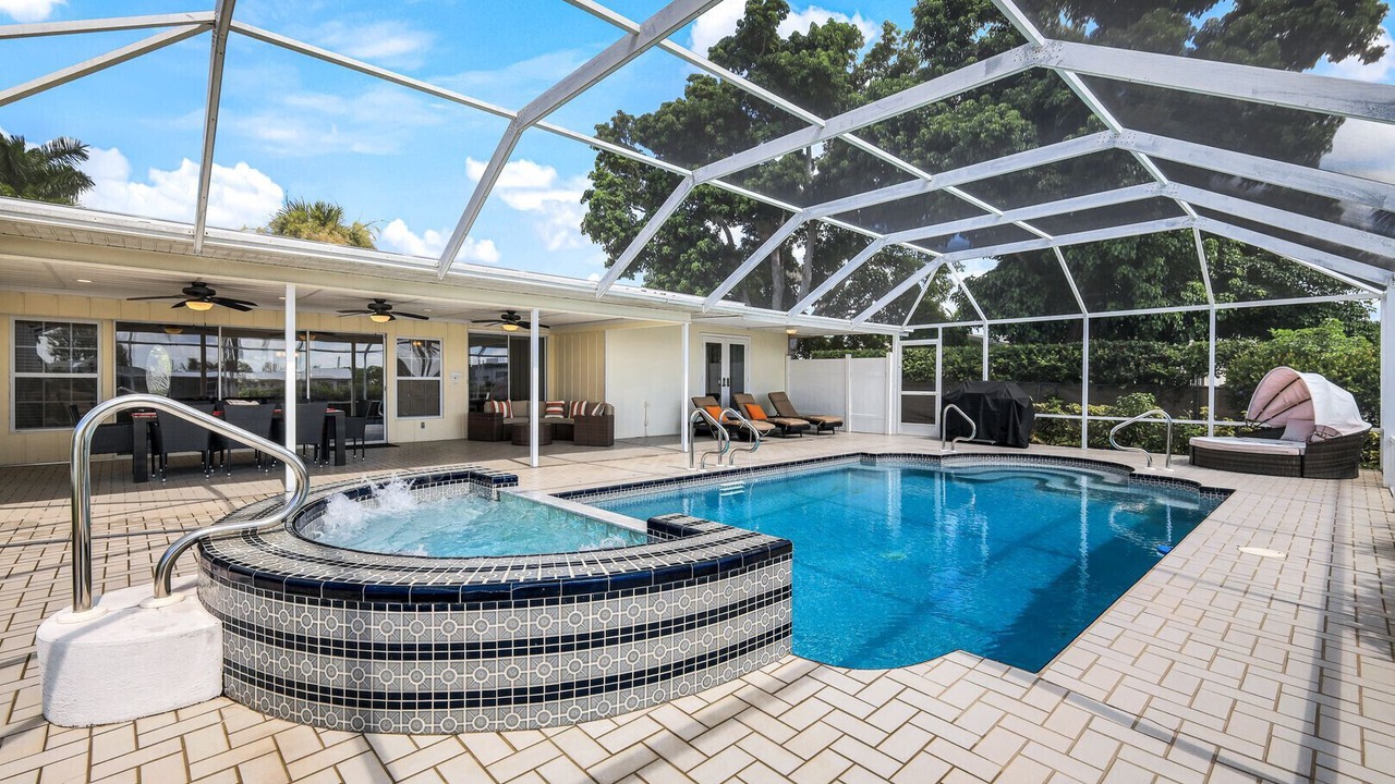Photo of Outdoor in Pelican