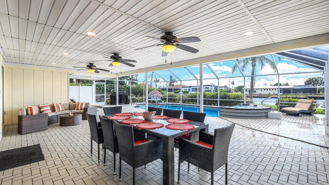 Photo of Outdoor in Pelican