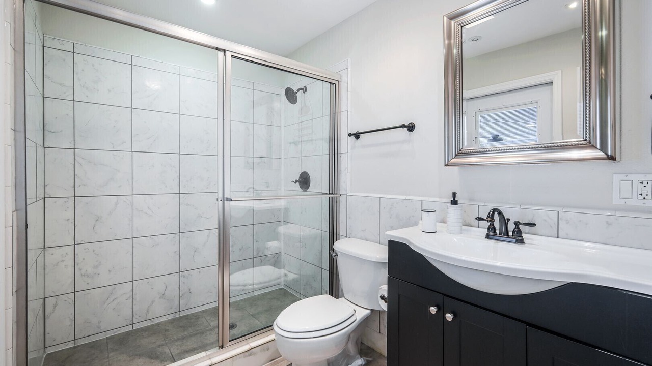 Photo of Bathroom in Pelican