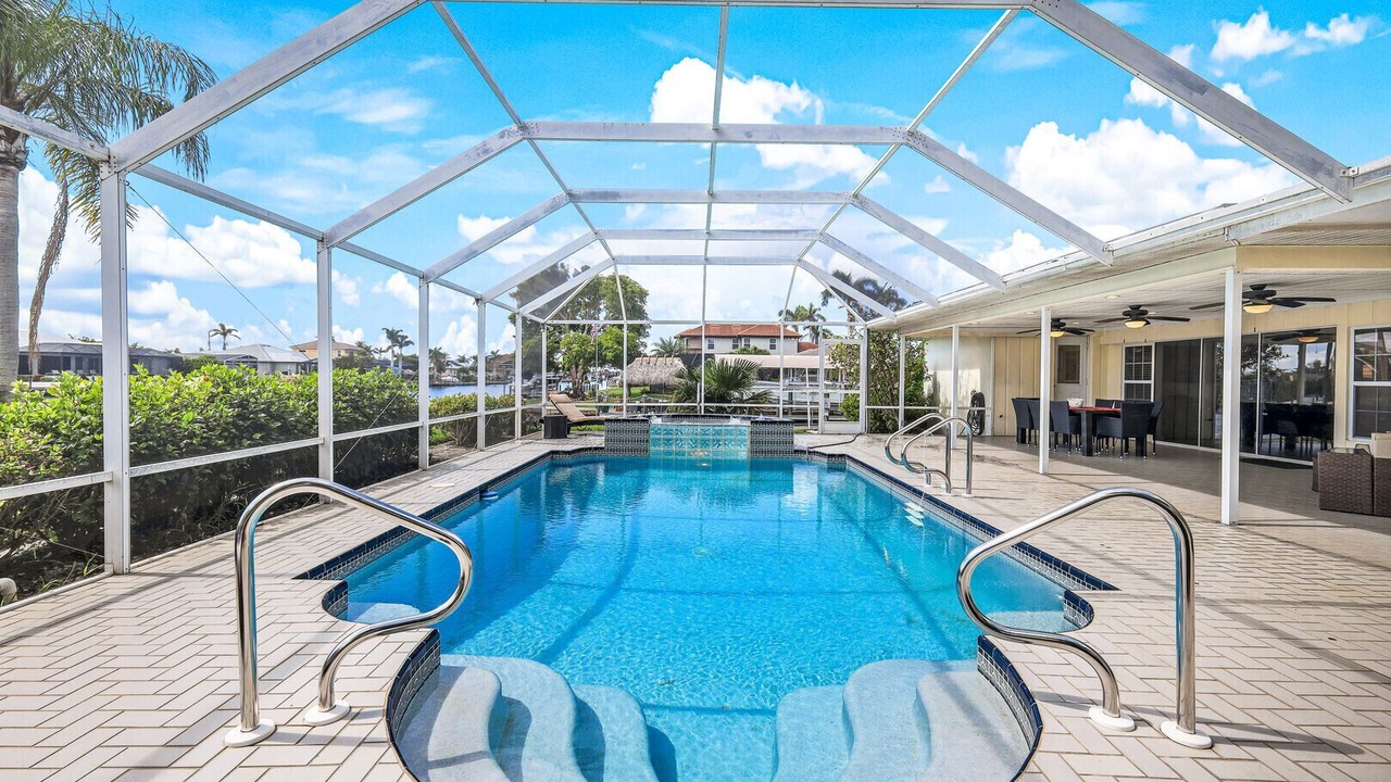 Photo of Outdoor in Pelican