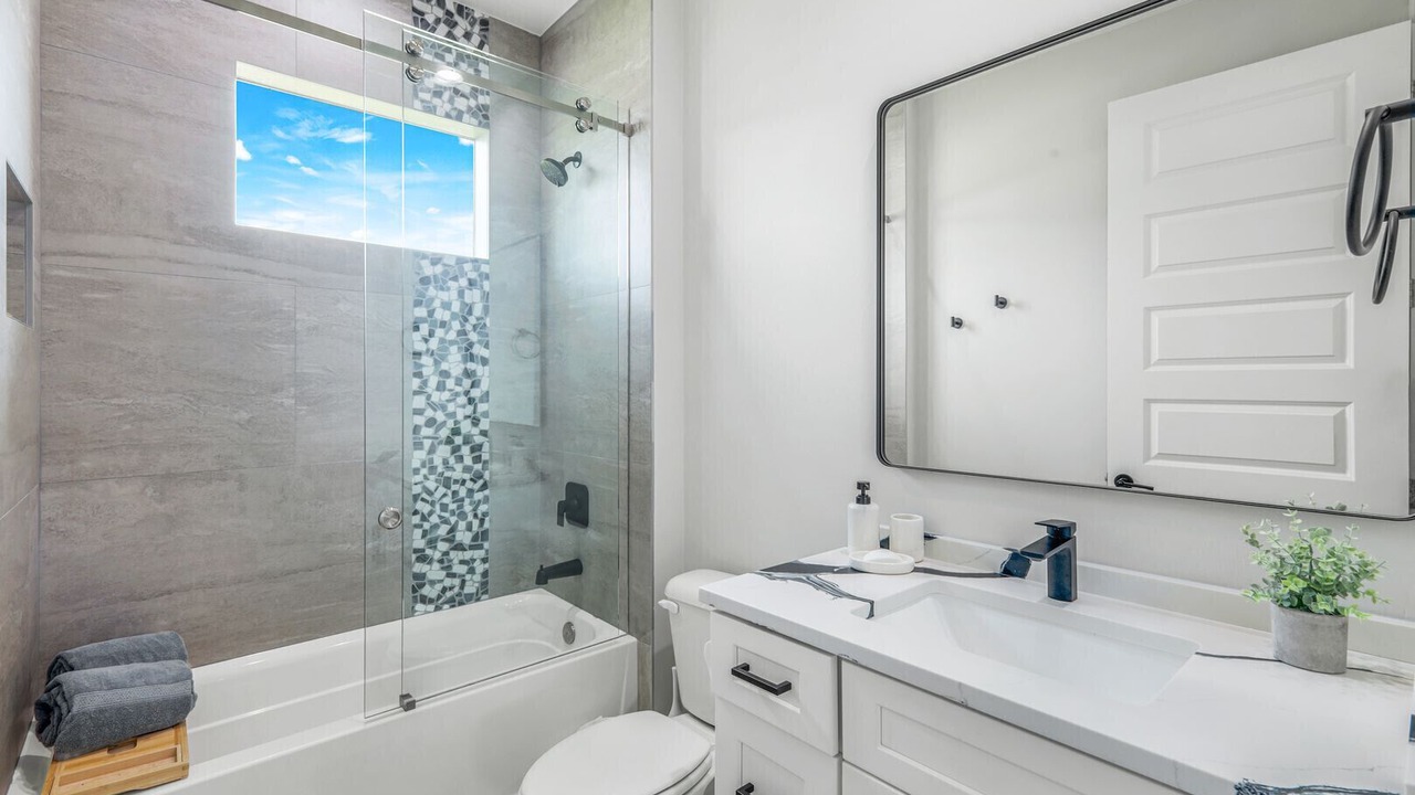Photo of Bathroom in Pelican