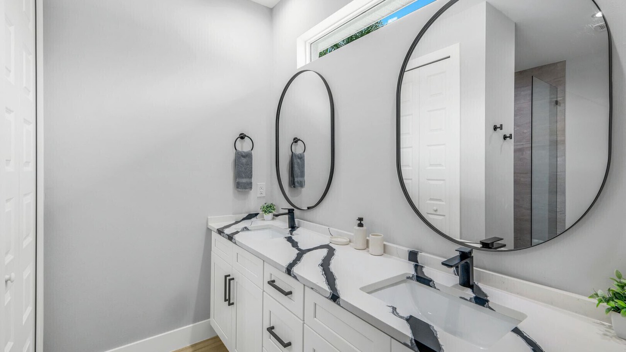 Photo of Bathroom in Pelican