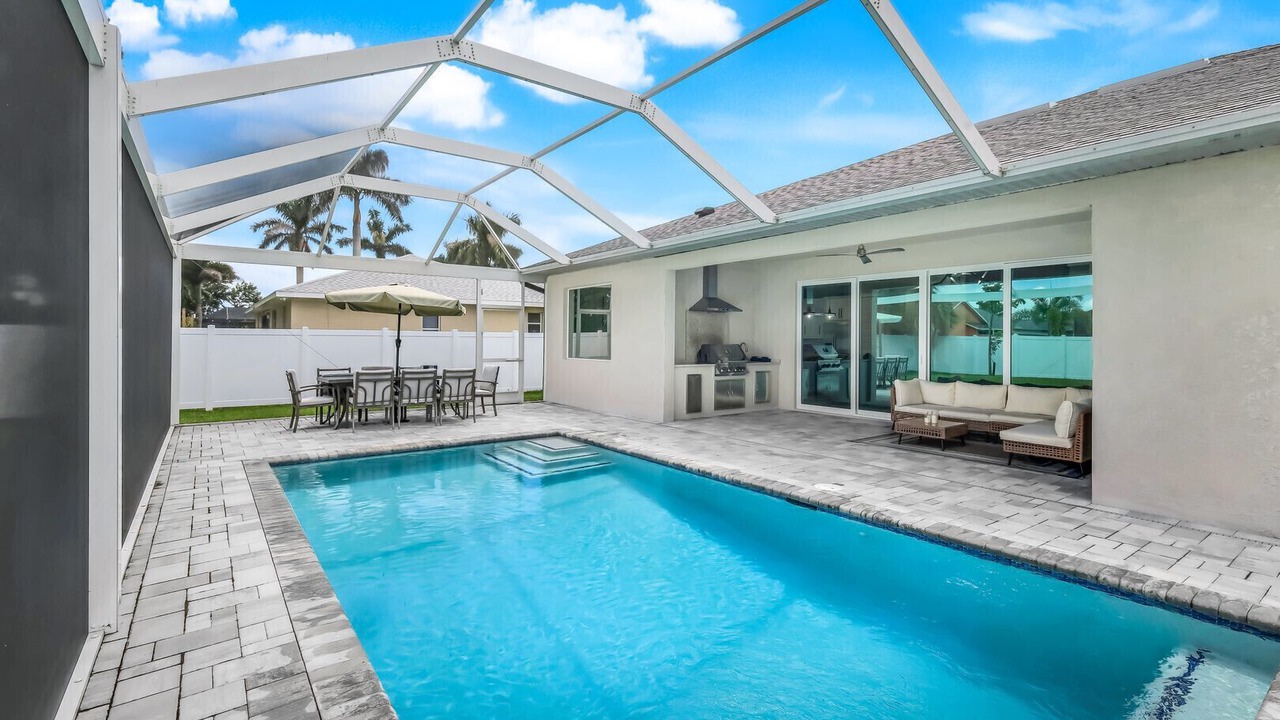 Photo of Outdoor in Pelican