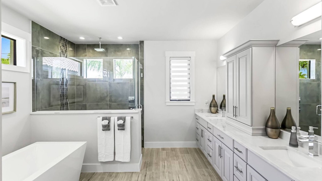 Photo of Bathroom in Pelican