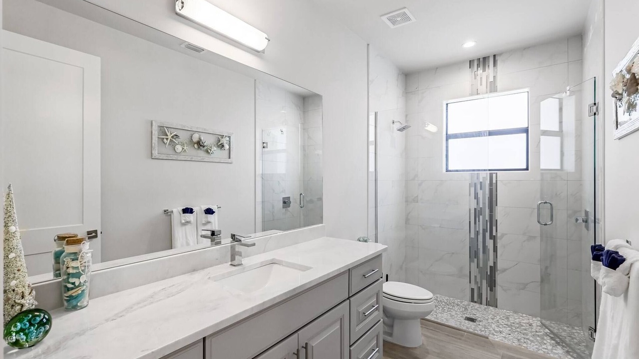 Photo of Bathroom in Pelican