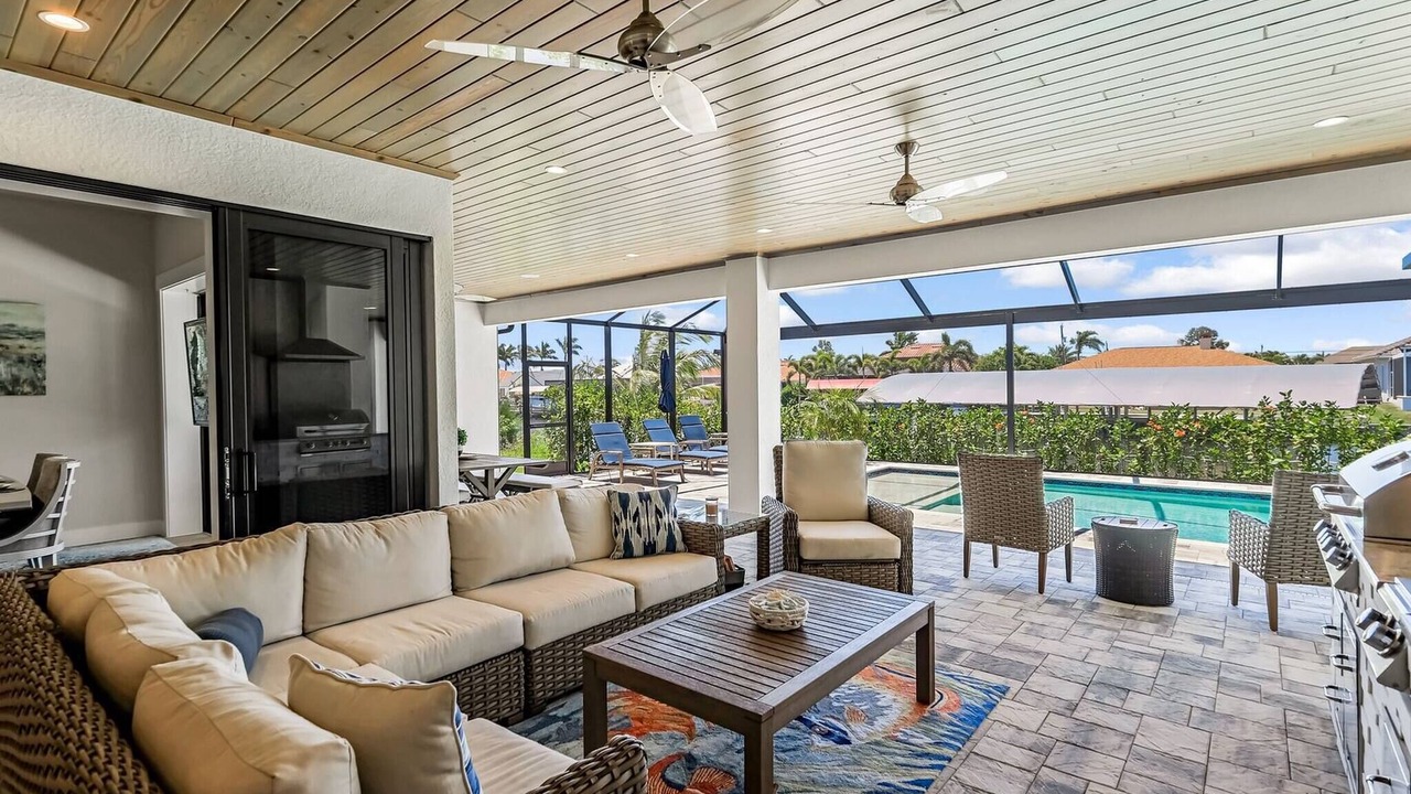 Photo of Outdoor in Pelican