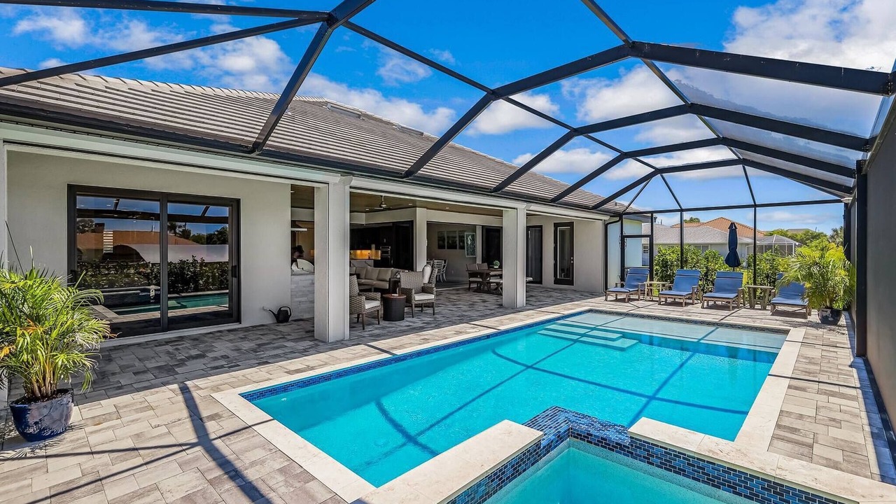 Photo of Outdoor in Pelican