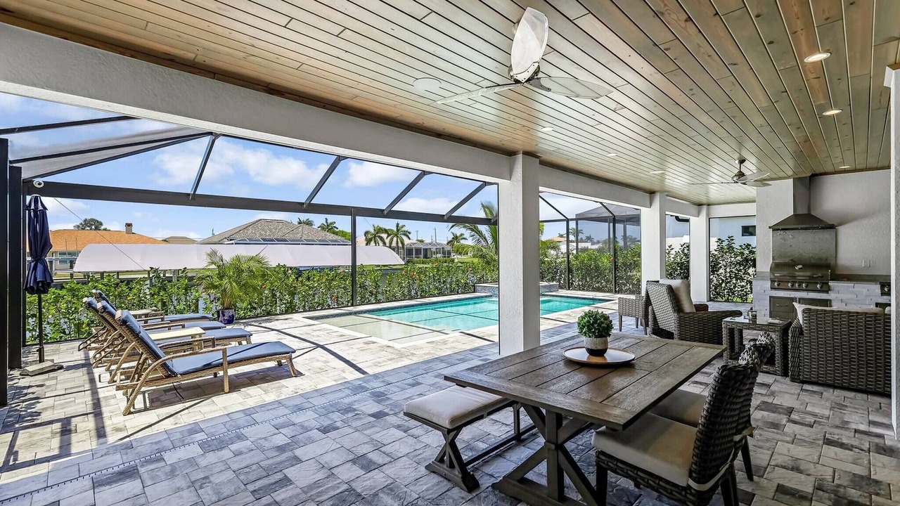 Photo of Outdoor in Pelican
