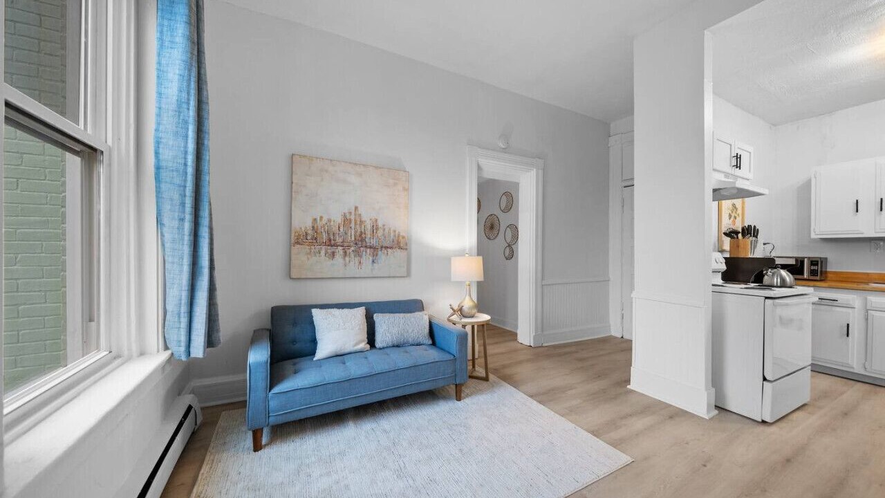Photo of Livingroom in Mount Auburn