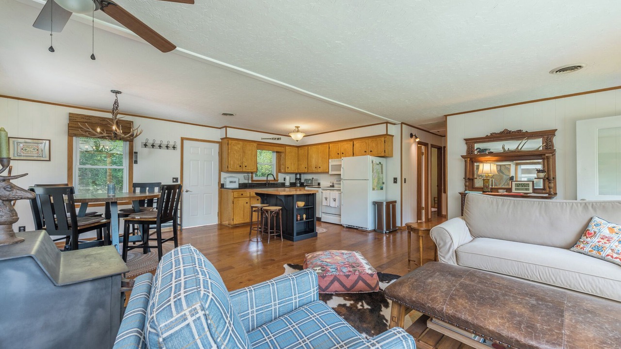 Photo of Livingroom in Burnsville