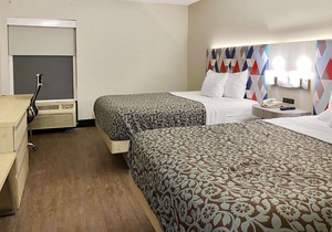 Days Inn & Suites by Wyndham Norcross