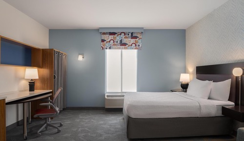Studio, 1 King Bed, Accessible, Bathtub