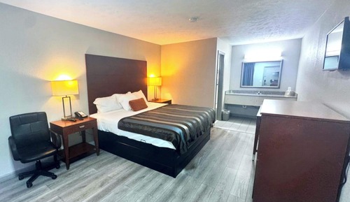 Room, 1 King Bed, Non Smoking