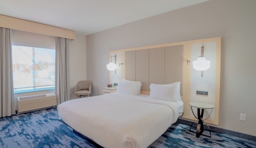 Room, 1 King Bed, Hearing Accessible (Accessible Bathtub)