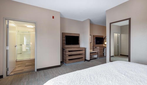 Suite, 1 King Bed, Non Smoking