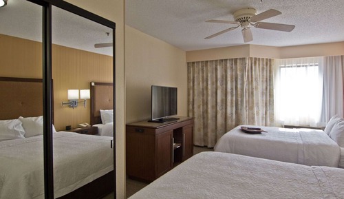 Suite, 2 Queen Beds, Fireplace (Shower Only)