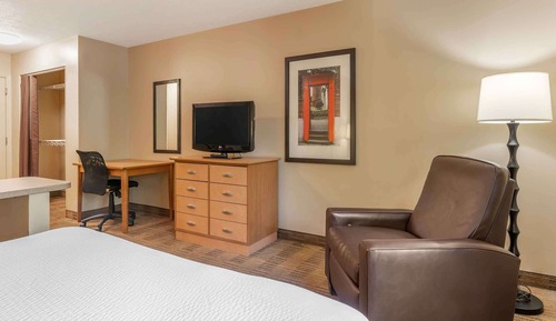 Deluxe Studio, 1 Queen Bed, Non Smoking
