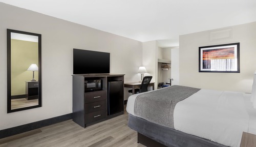 Standard Room, 1 King Bed, Non Smoking, Refrigerator & Microwave