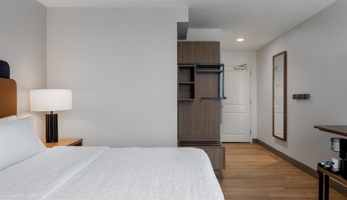 Room, 1 King Bed, Non Smoking