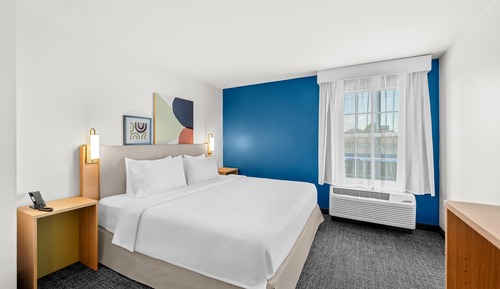 Suite, 1 King Bed, Accessible, Bathtub (Mobility, Hearing)