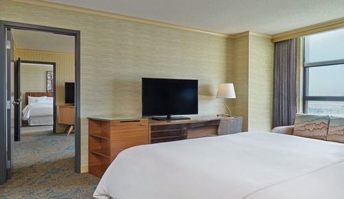 Junior Suite, 1 Bedroom (Mobility Accessible, Roll-In Shower)