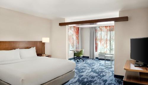 King Suite with Campus View and Sofa Bed