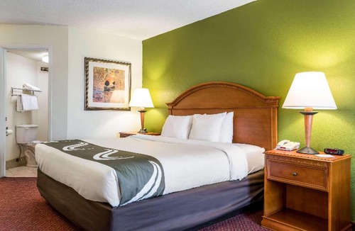 Gold Rock Hotel | Quality Inn North Battleboro