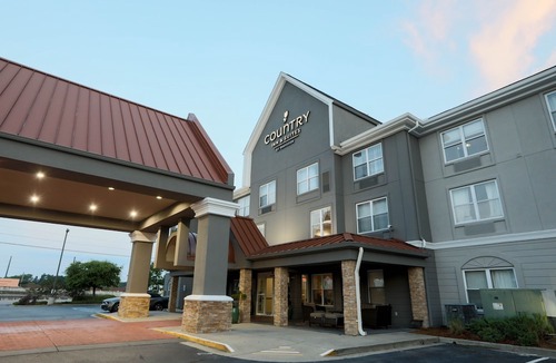 Carolina Forest Hotel | Country Inn & Suites by Radisson, Myrtle Beach, SC