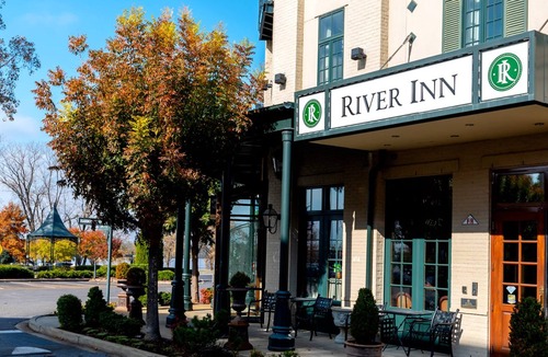 Harbor Town Hotel | River Inn of Harbor Town